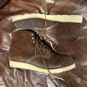 Wolverine thousand mile brown suede boots